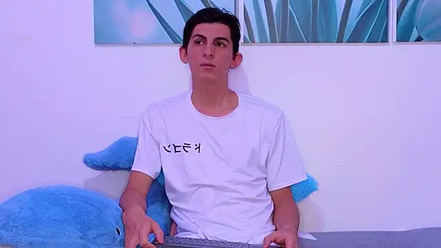 Snapshot of Ana_and_Leo chatting on 02.22.26 Ana and Leo online show from 02.22.26