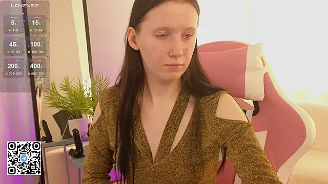 Snapshot of mon_lola chatting on 01.30.25 mon lola online show from 01.30.25