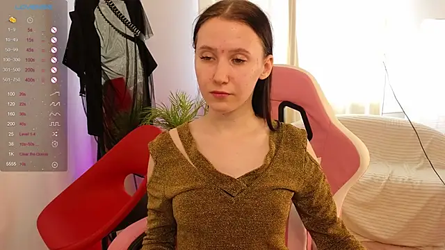 Snapshot of mon_lola chatting on 02.22.25 mon lola online show from 02.22.25