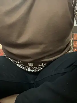 Snapshot of Red-Magic-25 chatting on 11.29.25 Red-Magic-25 online show from 11.29.25