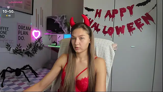 Snapshot of SofiaLolipop chatting on 10.27.25 SofiaLolipop online show from 10.27.25