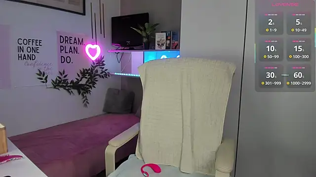 Snapshot of SofiaLolipop chatting on 11.21.25 SofiaLolipop online show from 11.21.25