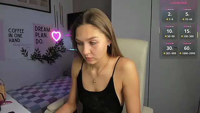 Snapshot of SofiaLolipop chatting on 11.26.25 SofiaLolipop online show from 11.26.25