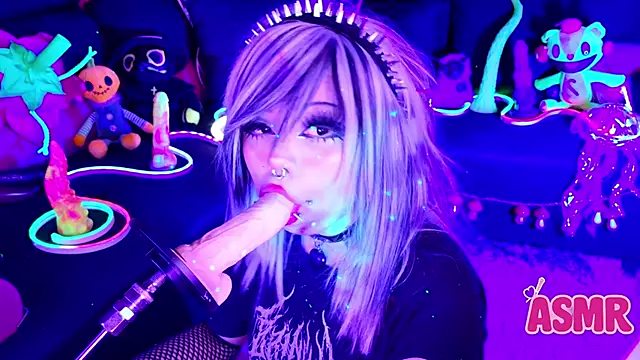 LaytonBox online show from 11.11.25