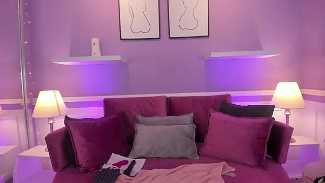 Snapshot of Emma_Walkerr_ chatting on 02.07.25 Emma Walkerr online show from 02.07.25