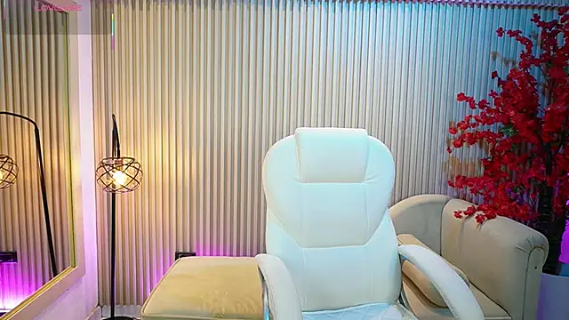 Snapshot of Emma_Walkerr_ chatting on 09.18.25 Emma Walkerr online show from 09.18.25