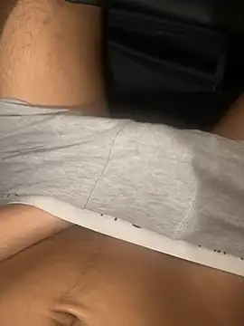 Snapshot of mdnn77 chatting on 02.15.25 mdnn77 online show from 02.15.25