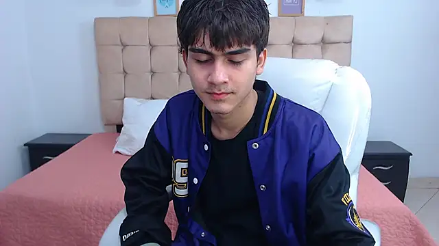 Tommy18   online show from 02.06.25