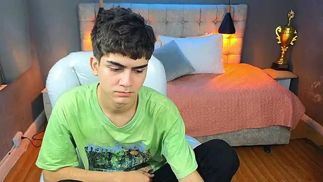 Tommy18   online show from 03.12.25