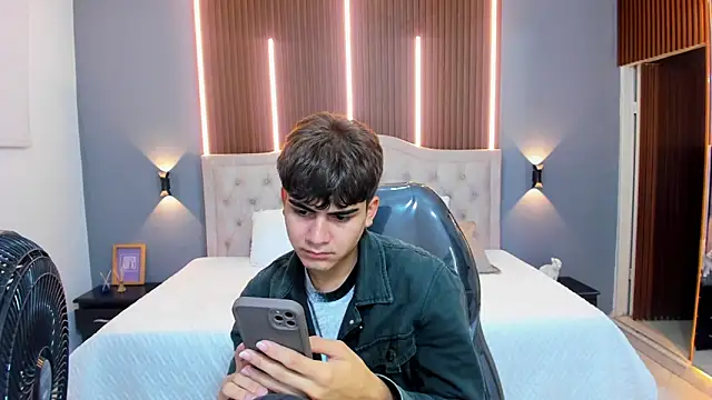 Tommy18   online show from 09.09.25