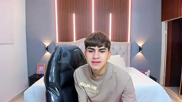 Tommy18   online show from 10.17.25