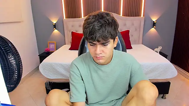 Tommy18   online show from 03.25.26