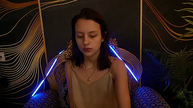 Snapshot of AnnaElys chatting on 01.31.25 AnnaElys online show from 01.31.25