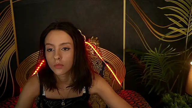 Snapshot of AnnaElys chatting on 02.05.25 AnnaElys online show from 02.05.25