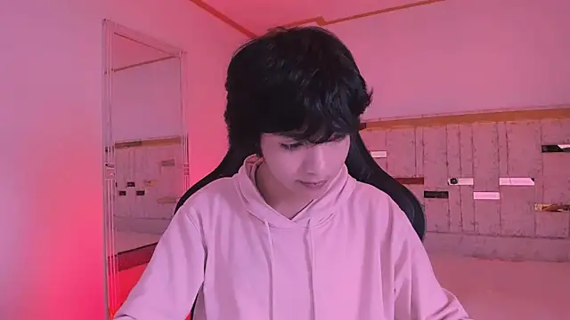 AllanYong18 online show from 03.10.25