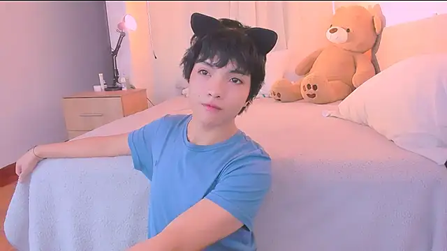 AllanYong18 online show from 10.20.25