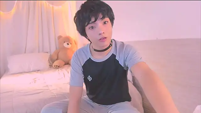 AllanYong18 online show from 11.17.25