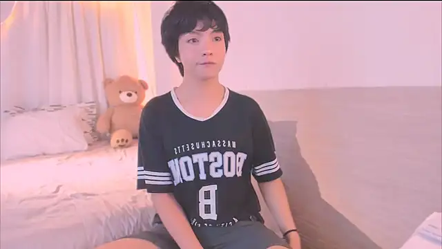 AllanYong18 online show from 11.26.25