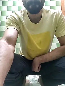 Snapshot of TOPMOON001 chatting on 11.12.25 TOPMOON001 online show from 11.12.25