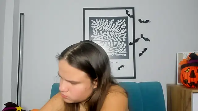 AdeleCruz online show from 10.28.25