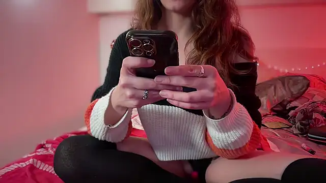 Snapshot of charlyroseblossom chatting on 02.28.26 charlyroseblossom online show from 02.28.26