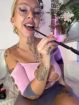 CheekyChels online show from 10.29.25