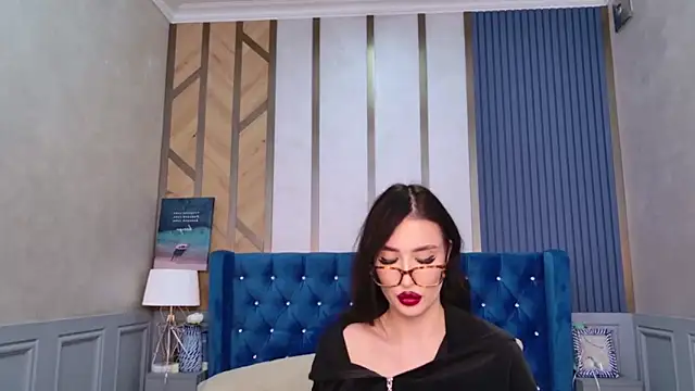 Snapshot of EmmaLawrens chatting on 02.16.25 EmmaLawrens online show from 02.16.25