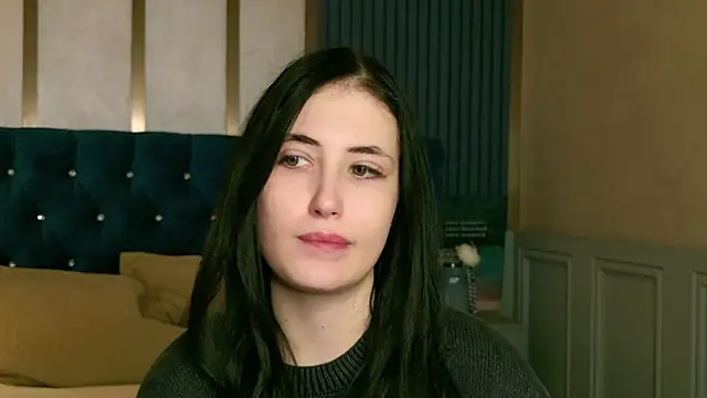 Snapshot of EmmaLawrens chatting on 09.26.25 EmmaLawrens online show from 09.26.25