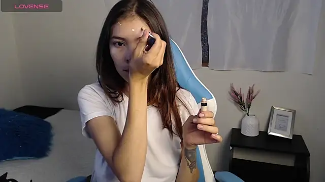 Aleska Miami online show from 03.21.25