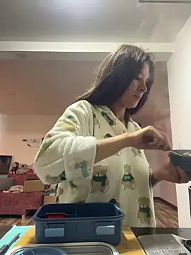 Aleska Miami online show from 04.06.26