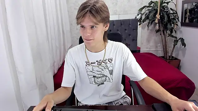 Snapshot of blondie_lover69 chatting on 09.19.25 blondie lover69 online show from 09.19.25