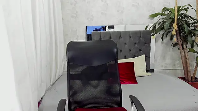 Snapshot of blondie_lover69 chatting on 09.21.25 blondie lover69 online show from 09.21.25