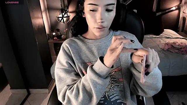 Snapshot of vaiolethsan__ chatting on 02.11.26 vaiolethsan online show from 02.11.26