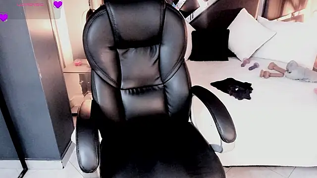 Snapshot of vaiolethsan__ chatting on 02.16.26 vaiolethsan online show from 02.16.26