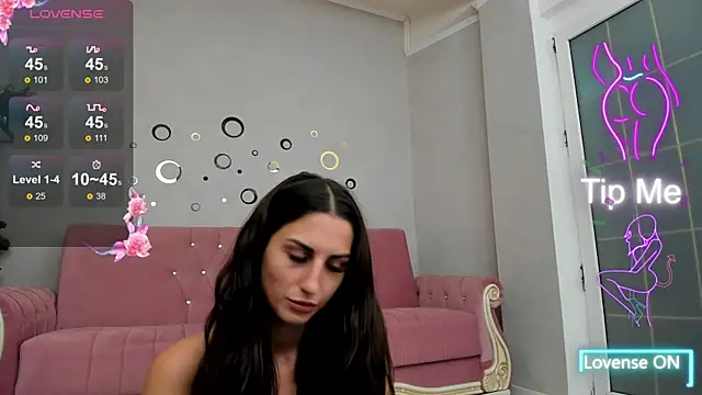Snapshot of BelovedKhloee chatting on 10.01.25 BelovedKhloee online show from 10.01.25