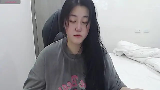 minnie9009 online show from 02.28.25