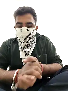 Snapshot of 13lusty chatting on 02.05.25 13lusty online show from 02.05.25