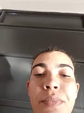 Snapshot of oliveira_k chatting on 07.14.26 oliveira k online show from 07.14.26