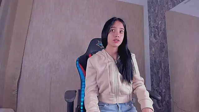 Snapshot of StefanyRousse chatting on 11.12.25 StefanyRousse online show from 11.12.25