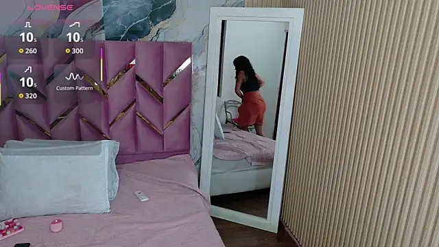 hotiergirl online show from 11.12.25