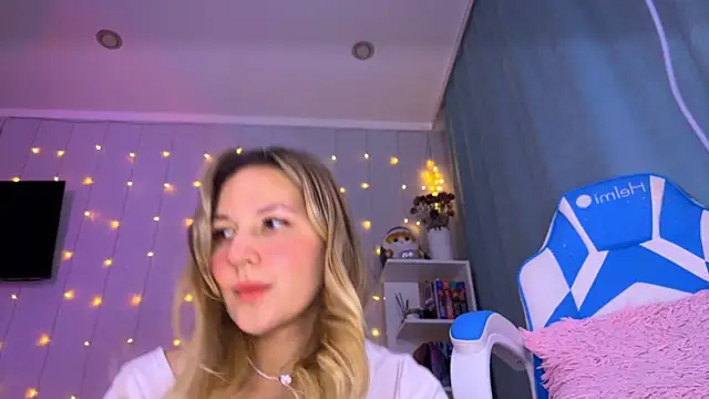 Snapshot of Mercedes_Robinson chatting on 09.19.25 Mercedes Robinson online show from 09.19.25