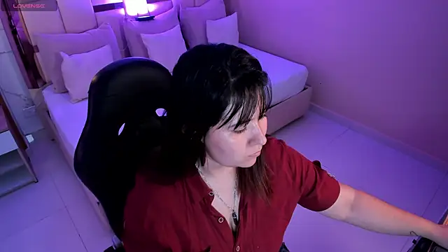 zoes milee online show from 11.18.25