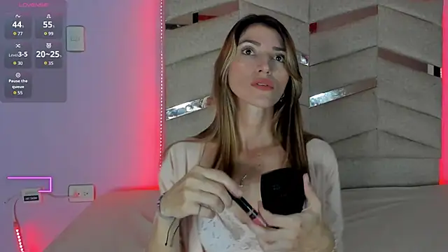 RubiSharqui  online show from 10.16.25