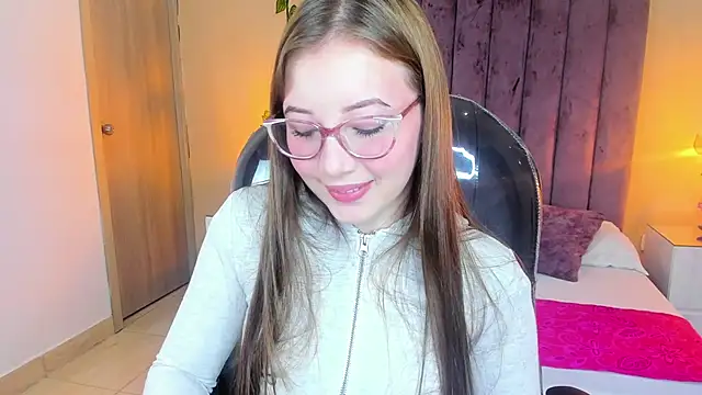 Dahlia Rousse online show from 11.28.25