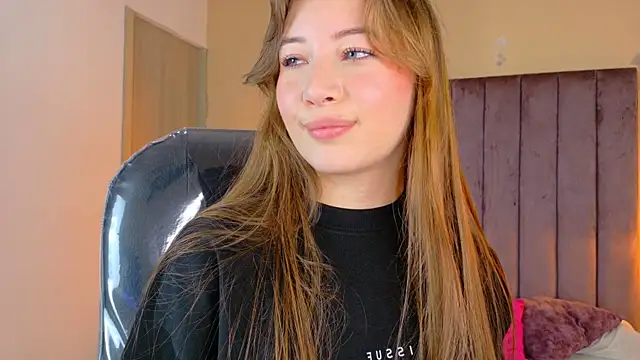 Dahlia Rousse online show from 04.23.26