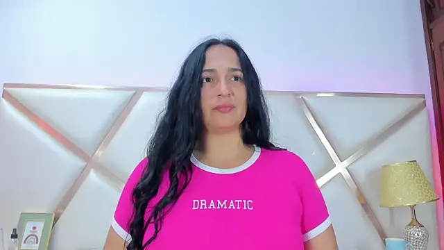 LucineArias online show from 02.17.25