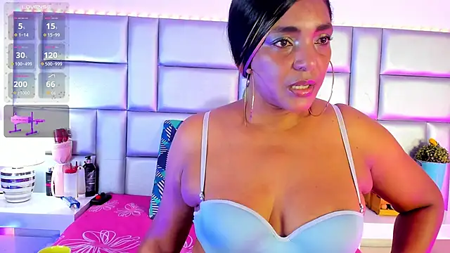 LovelyNickii online show from 05.04.26