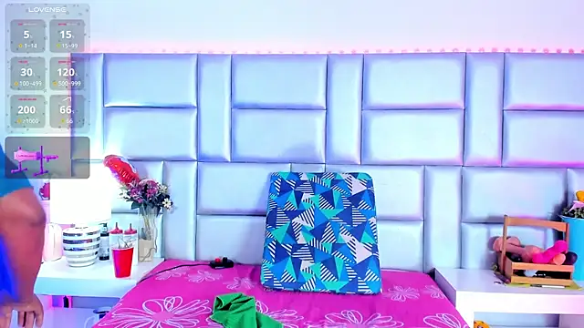 LovelyNickii online show from 05.30.26