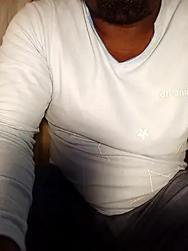Snapshot of Dube501 chatting on 09.29.25 Dube501 online show from 09.29.25