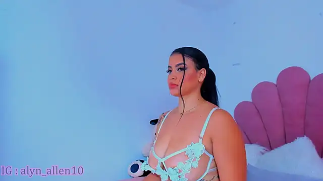 AlynAllen online show from 02.03.25